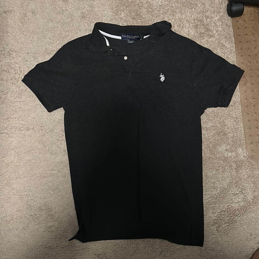 DARK GREY POLO ASSASSIN COLLARED T SHIRT - LIKE NEW